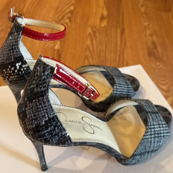 Jessica Simpson Sandals - Picture 6 of 12